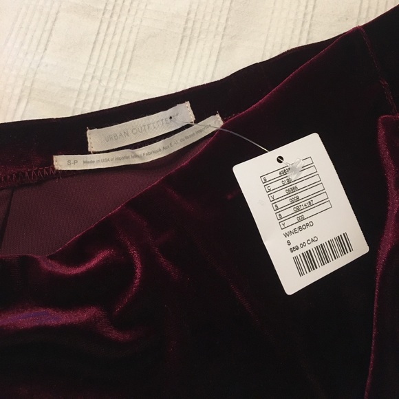 UO Velvet Skirt - Picture 2 of 4